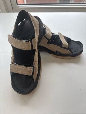 Vibram sandals